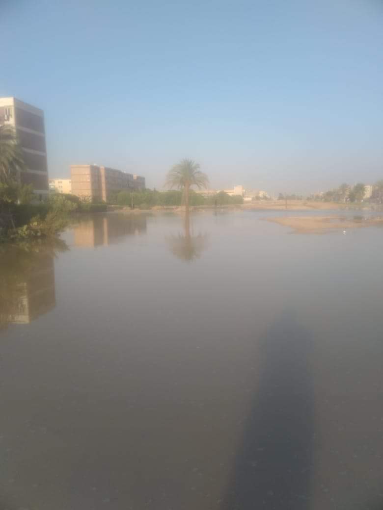 المياه تغرق شوارع المنطقة