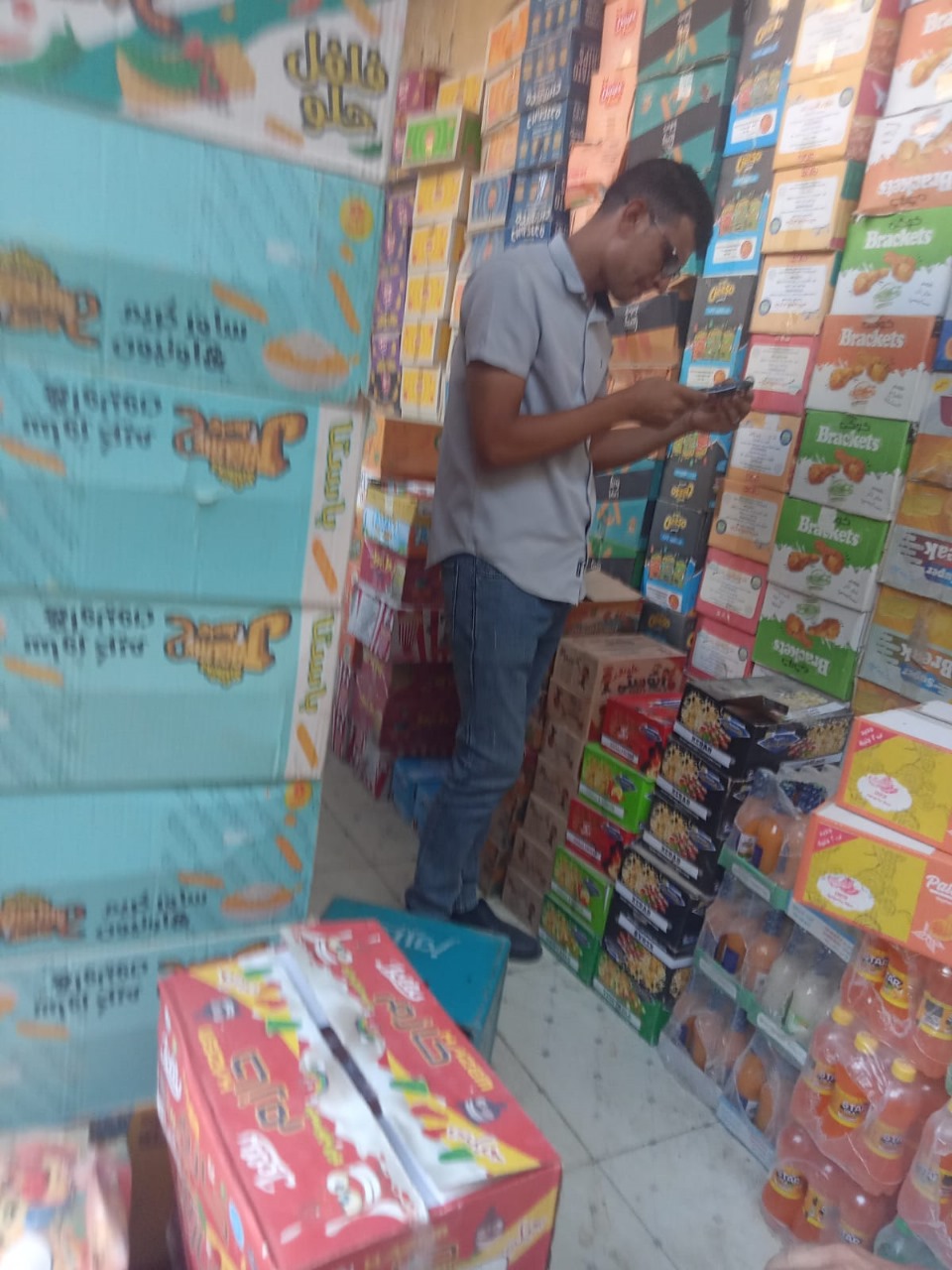 ضبط سلع غذائية منتهية الصلاحية بالفيوم