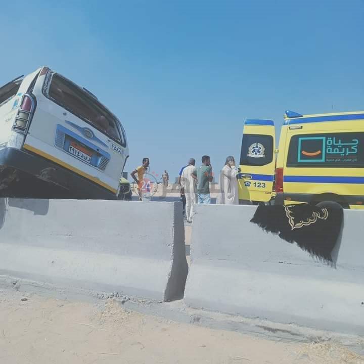 مصرع شخصين وإصابة 6 آخرين في حادث انقلاب سيارة ميكروباص بالفيوم