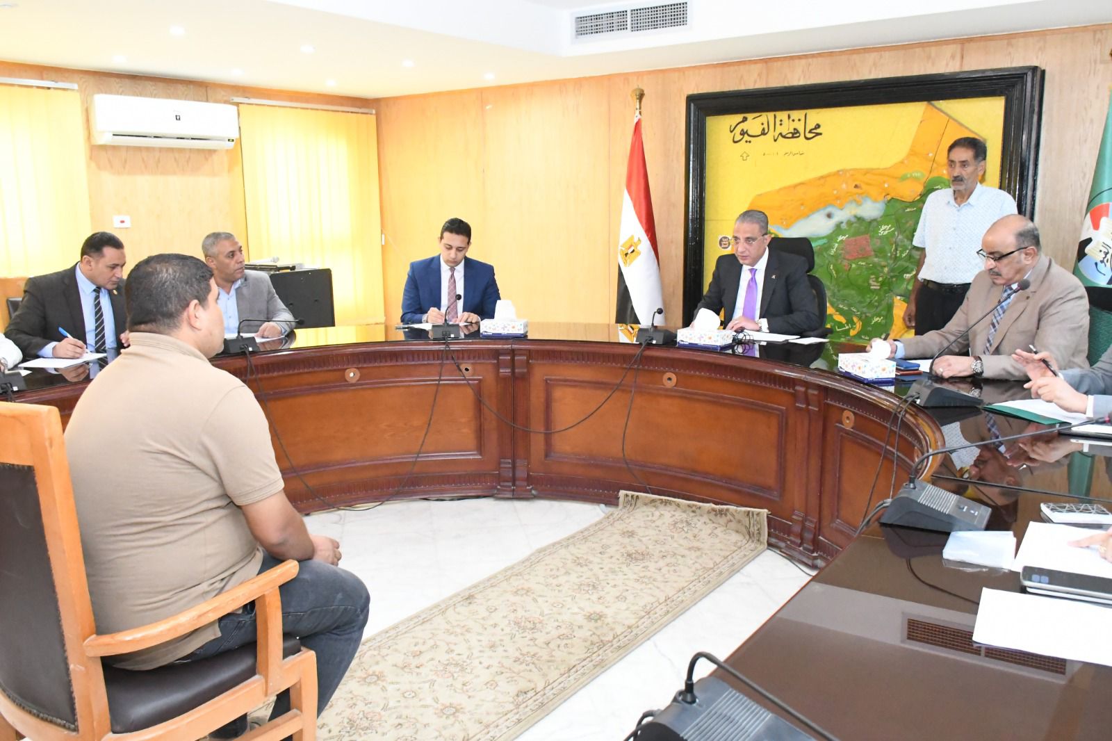 محافظ الفيوم خلال اللقاء الدوري لخدمة المواطنين