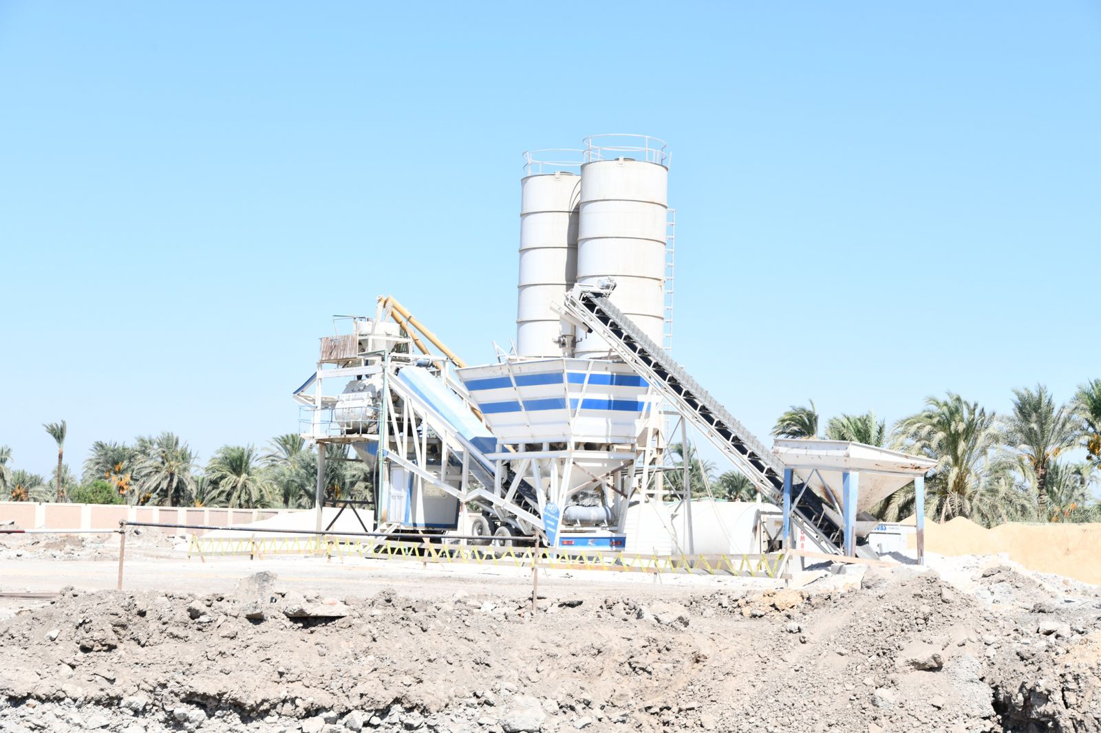 محافظ الفيوم يتفقد الأعمال الإنشائية بمحطتي معالجة الصرف الصحي بقريتي أبو جنشو وأبو شنب