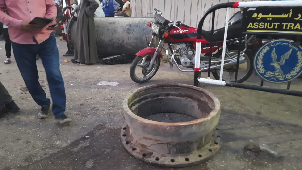 كسر مفاجئ بخط طرد محطة البركة بغرب أسيوط 