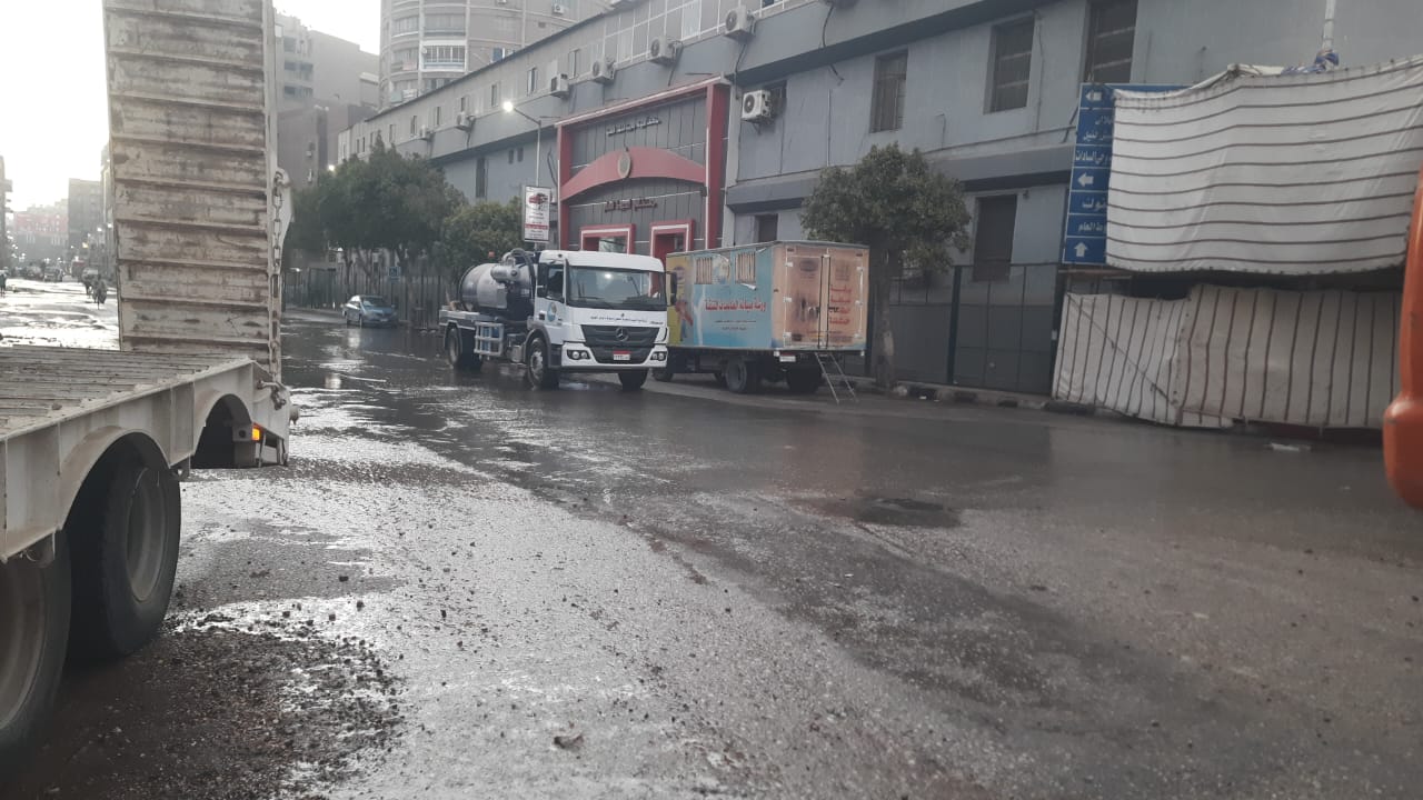 كسر مفاجئ بخط طرد محطة البركة بغرب أسيوط 