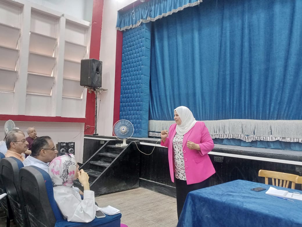 اجتماع طارئ لمدير تعليم الفيوم 