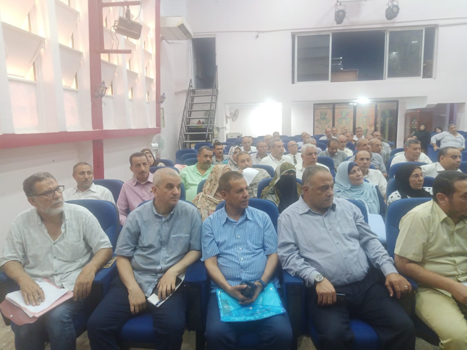 اجتماع طارئ لمدير تعليم الفيوم 