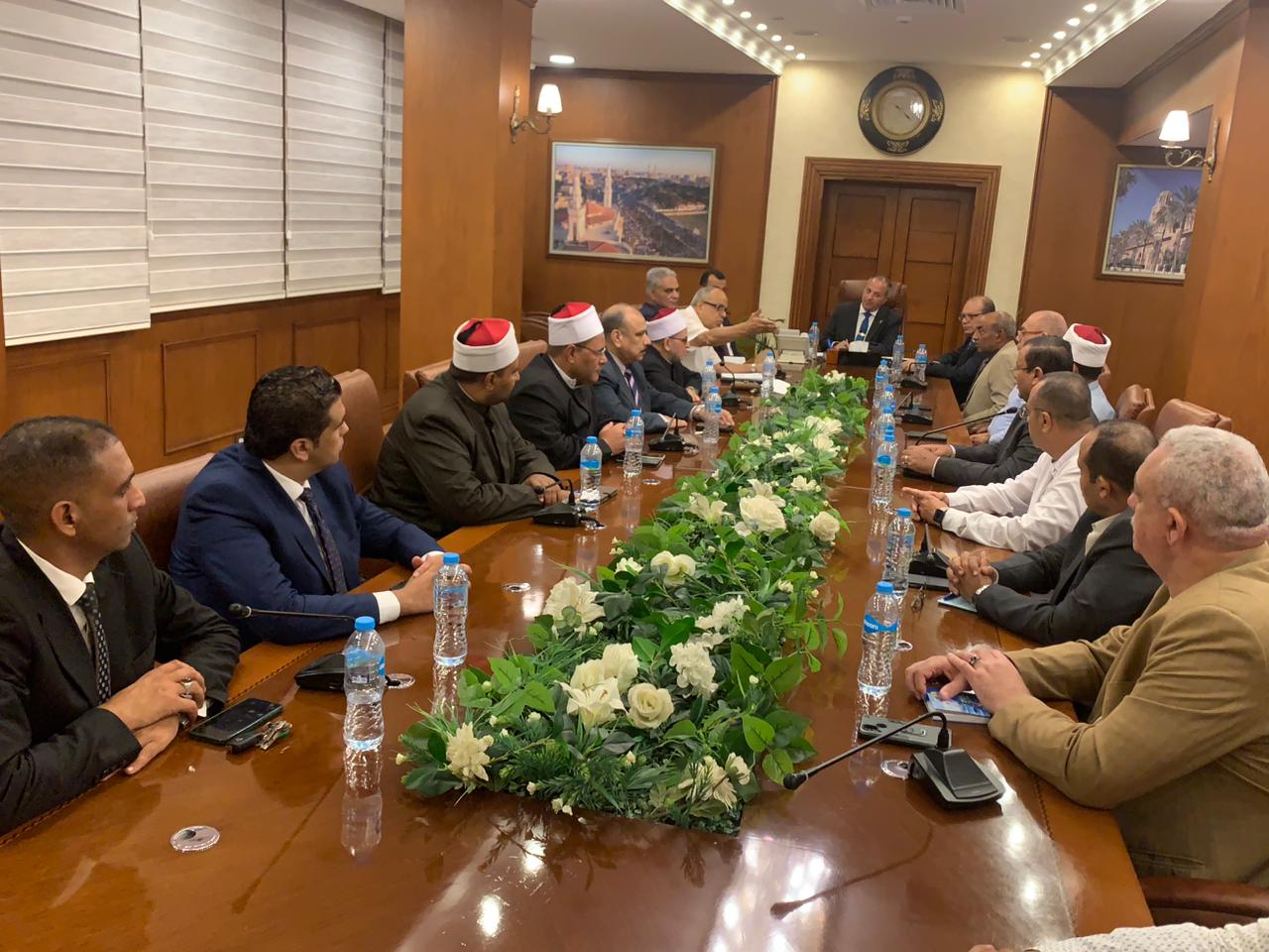 اجتماع محافظ بورسعيد باللجنة العليا لمسابقة القرآن الكريم 