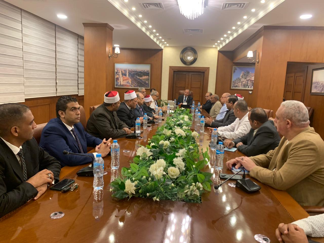 اجتماع محافظ بورسعيد باللجنة العليا لمسابقة القرآن الكريم 