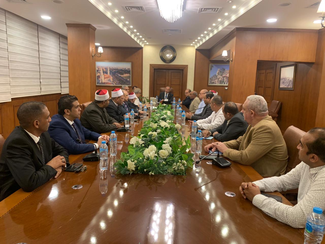 اجتماع محافظ بورسعيد باللجنة العليا لمسابقة القرآن الكريم 