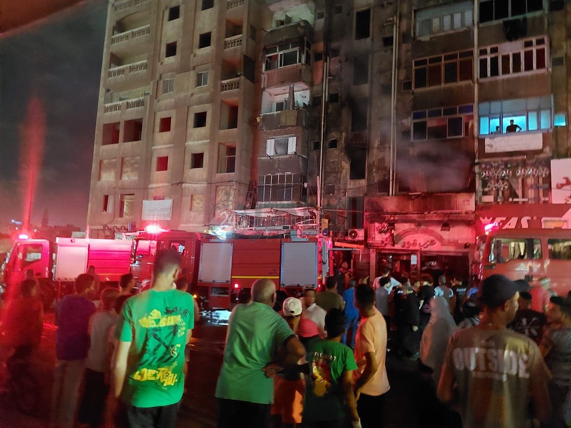اندلاع حريق بمحل أحذية في الإسكندرية.. والسيطرة عليه