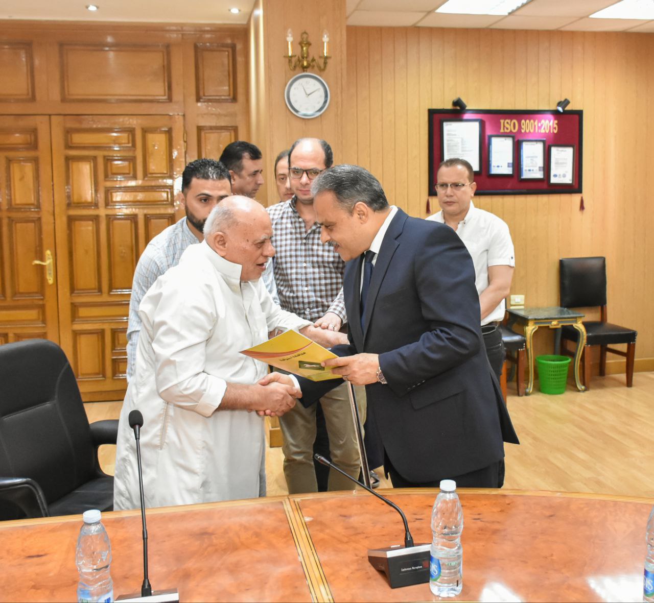 تسليم عقود جديدة ضمن تقنين أوضاع أراضي أملاك الدولة بالشرقية