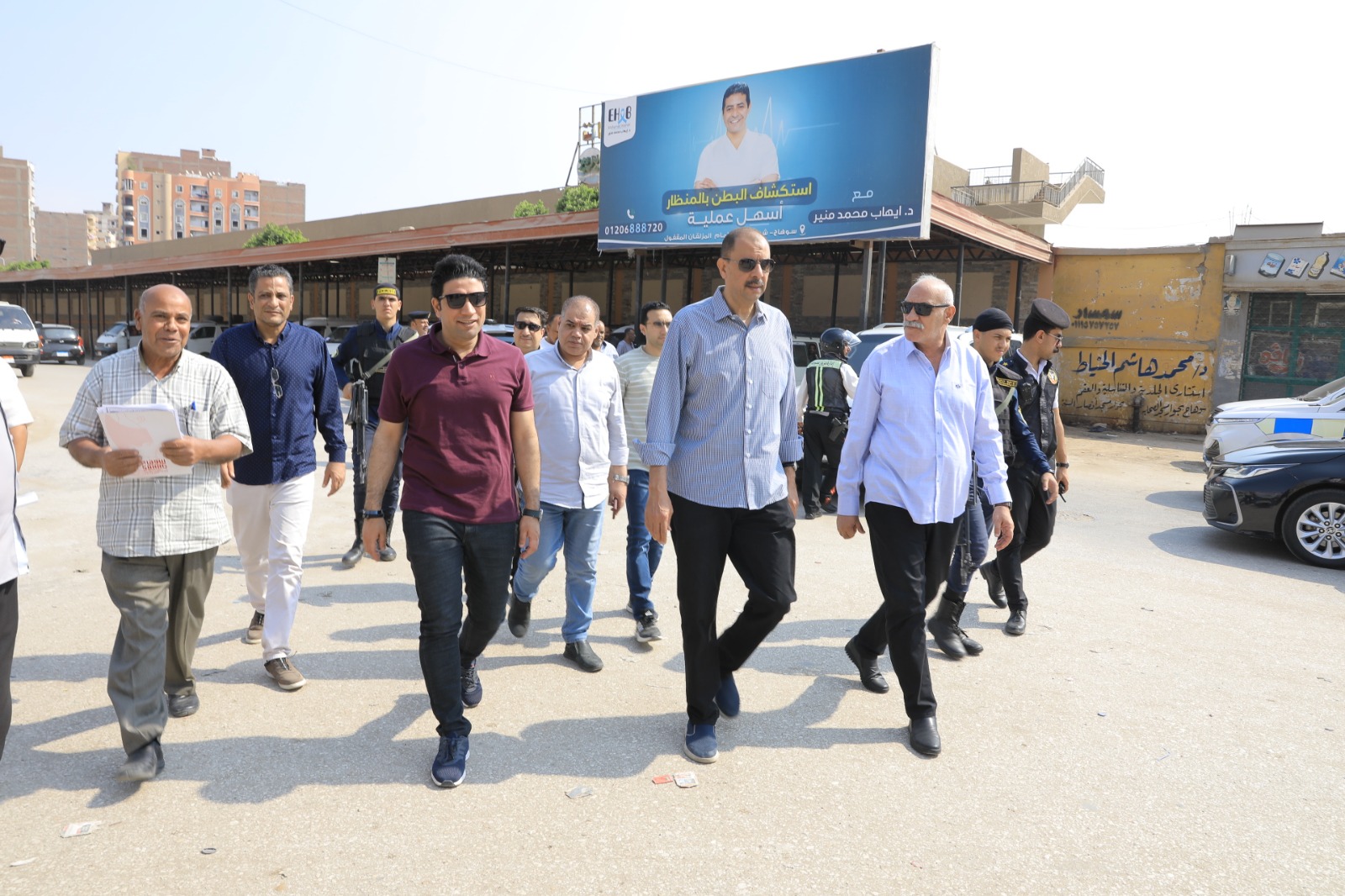 محافظ سوهاج يتابع سير العمل بمحطات الوقود ومواقف السيارات