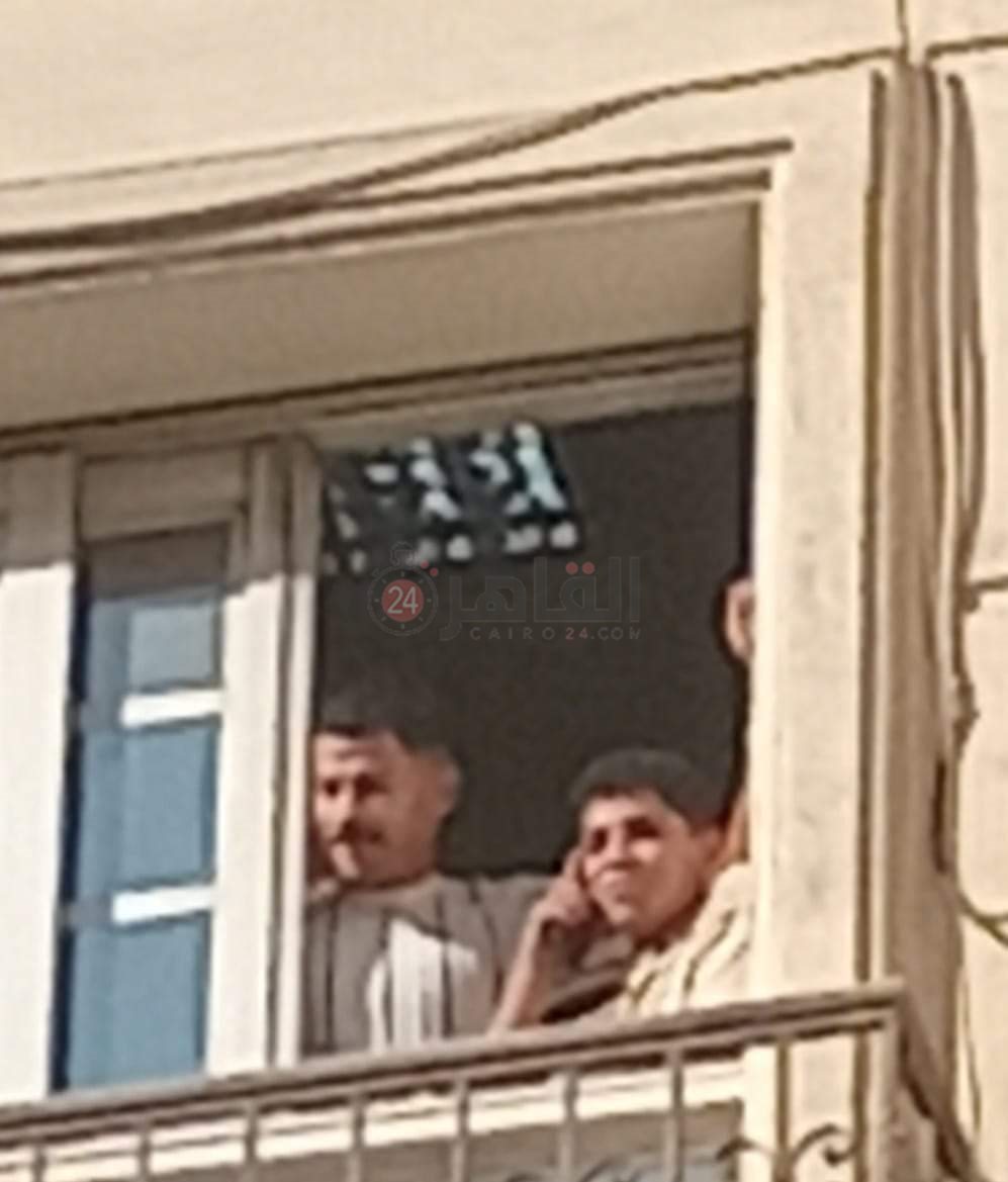 الشقيقين قبل دخول غرفه العمليات