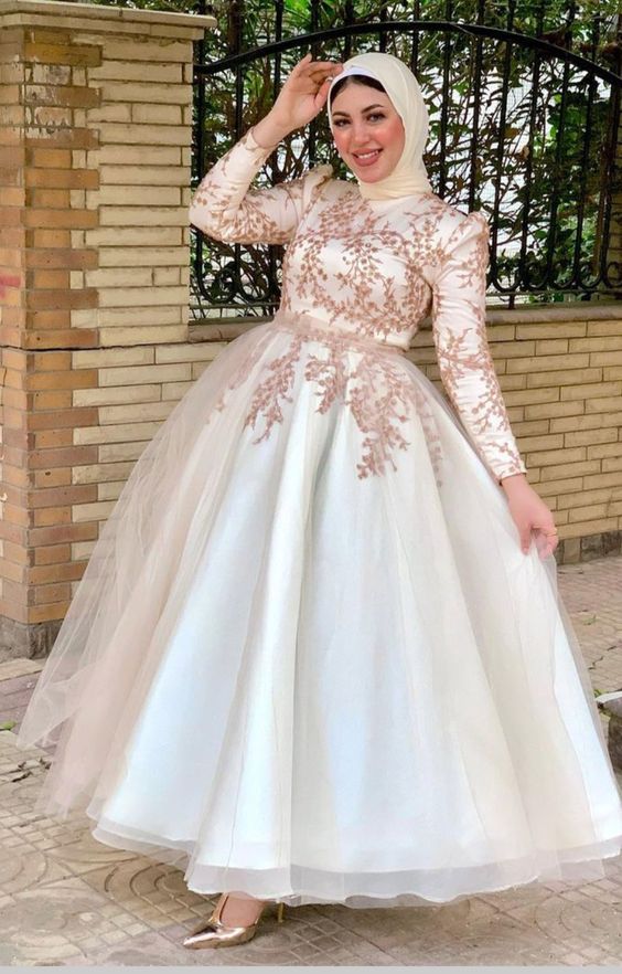 فساتين سواريه