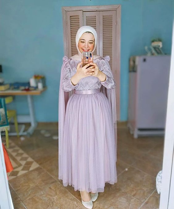 فساتين سواريه