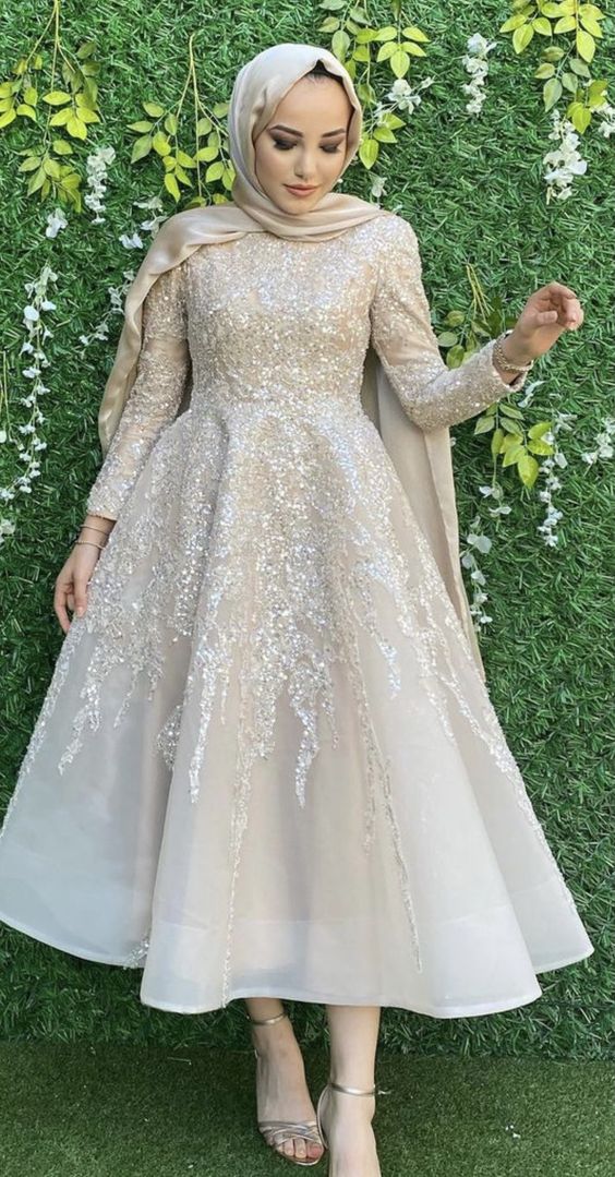 فساتين سواريه