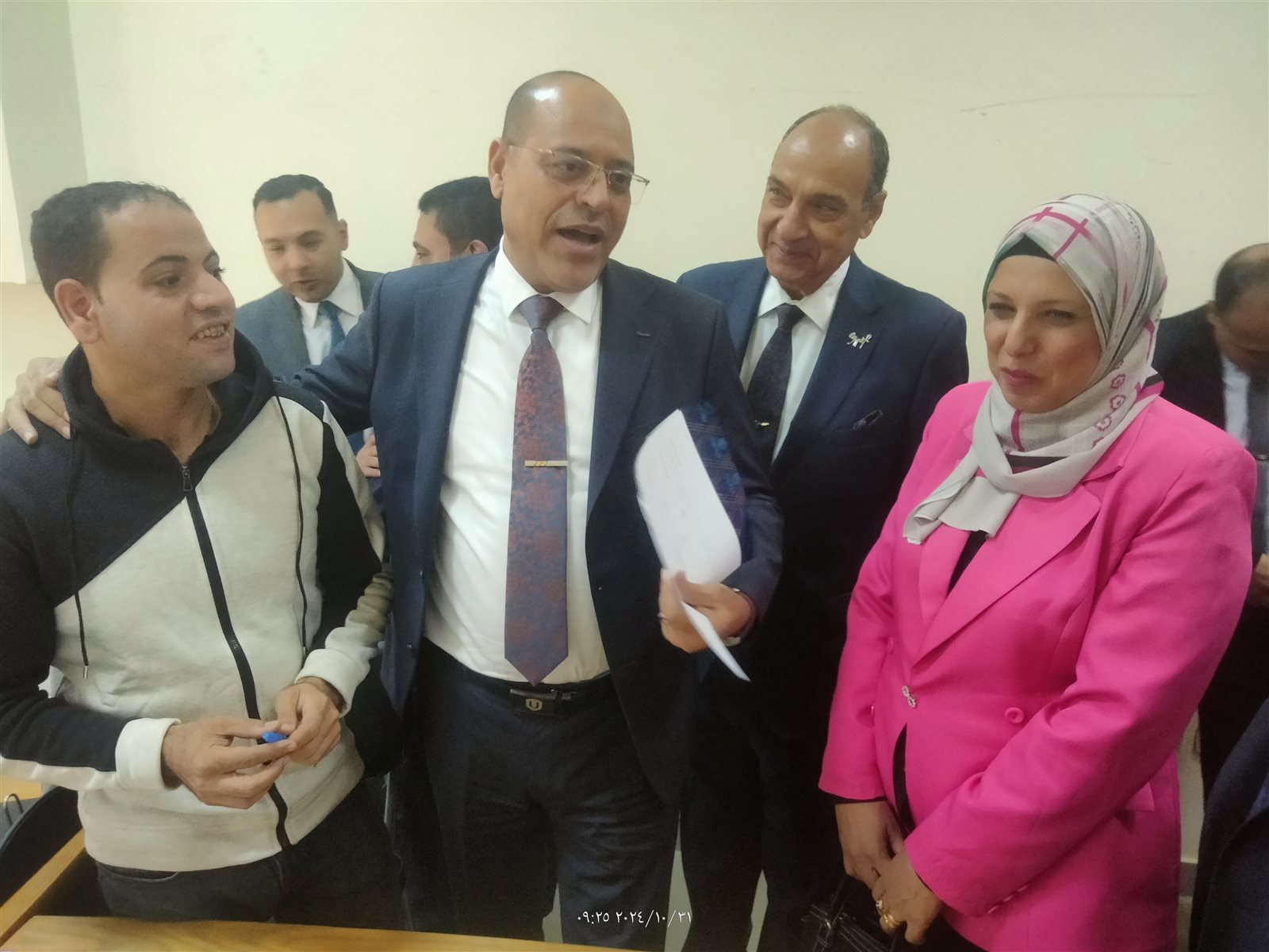 وزير العمل يوزع 70 عقد عمل خلال زيارته لجنوب سيناء