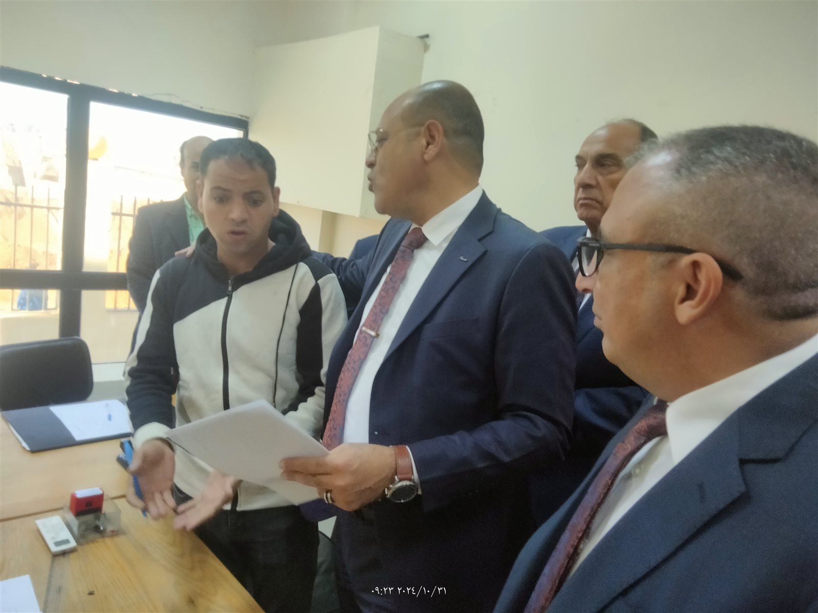 وزير العمل يوزع 70 عقد عمل خلال زيارته لجنوب سيناء