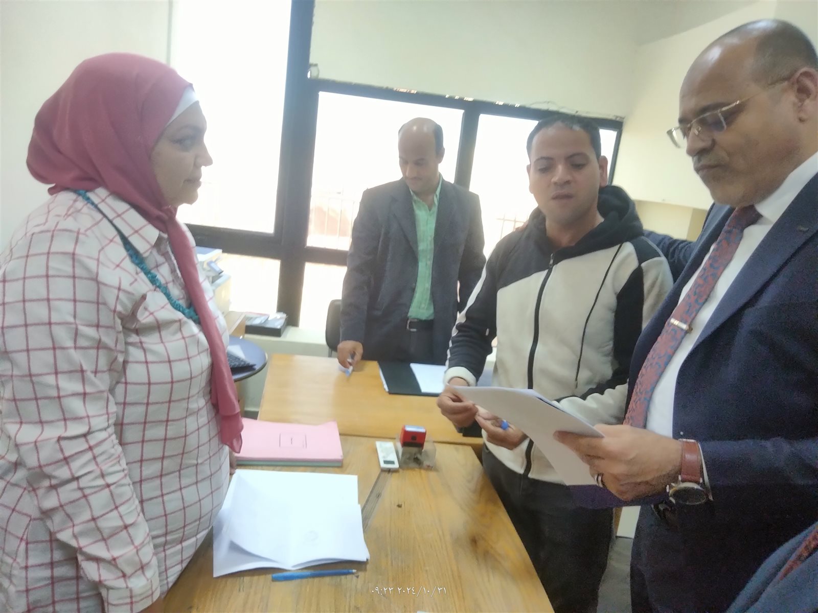 وزير العمل يوزع 70 عقد عمل خلال زيارته لجنوب سيناء