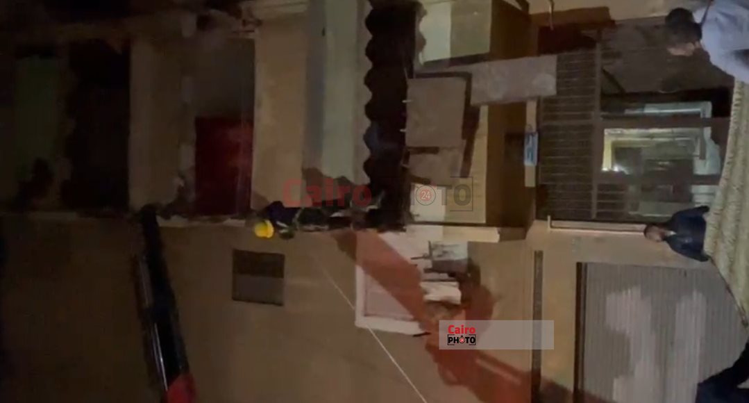 انقاذ قطة من السقوط من مرتفع ببورسعيد 