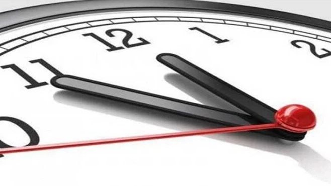 طريقة تعديل الساعة على هواتف آيفون