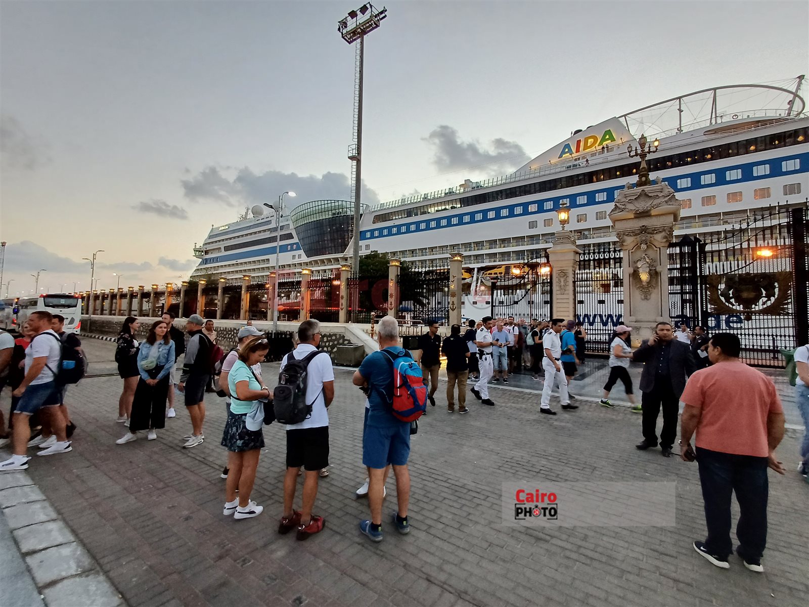 السفينة عايده بلو 