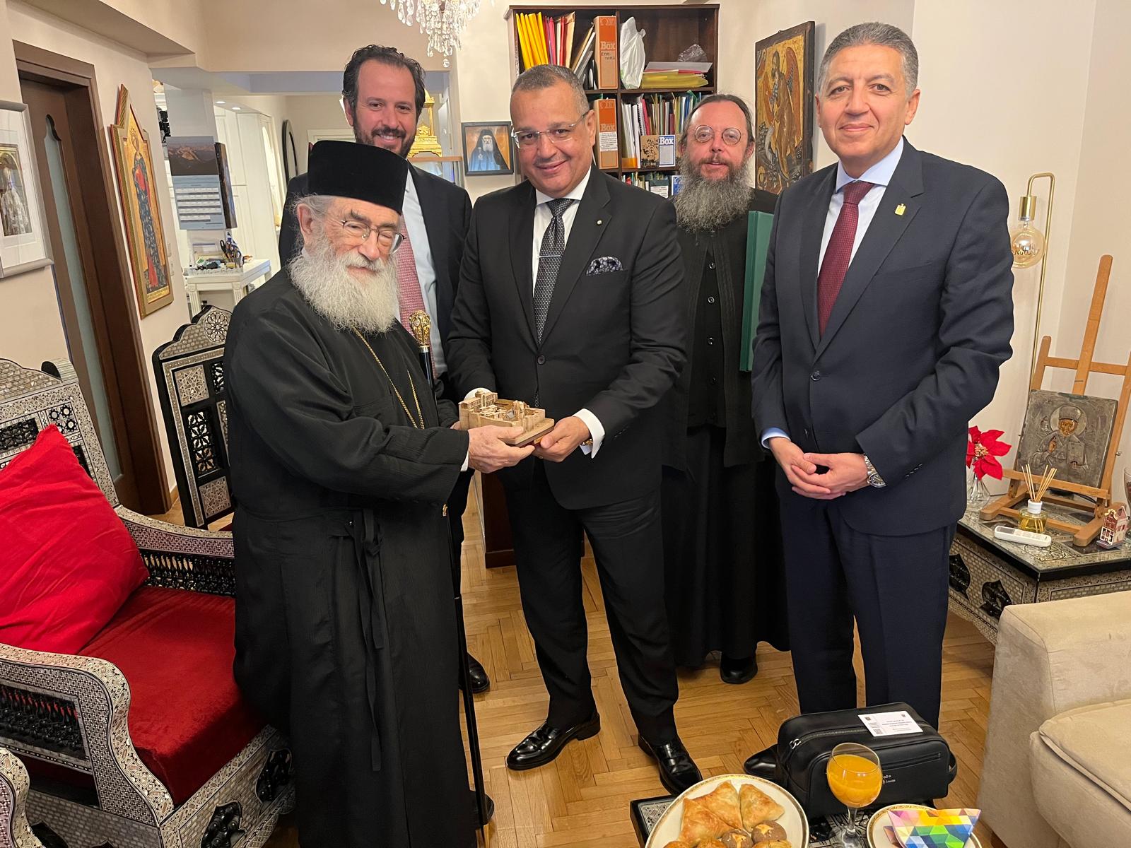 محافظ جنوب سيناء يلتقي مطران دير سانت كاترين بأثينا