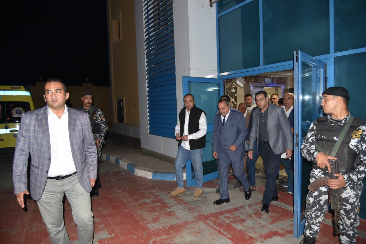 محافظ بورسعيد يزور مصابي حادث طريق المطرية