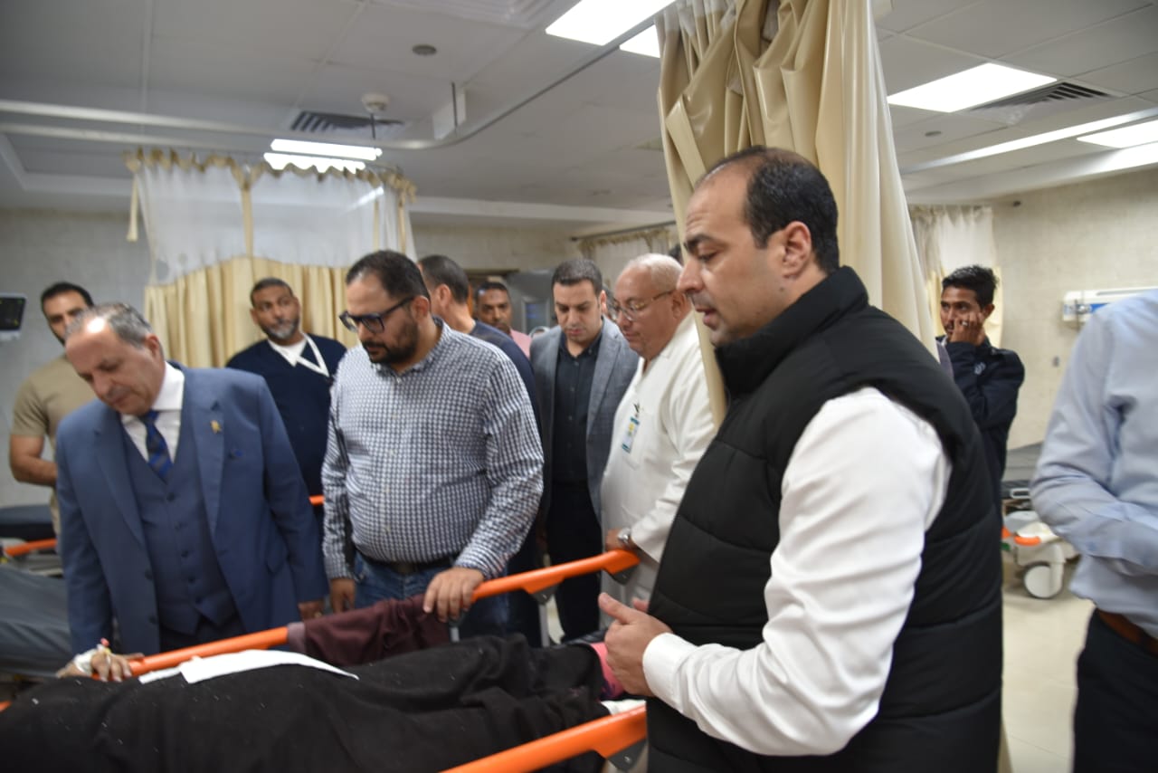 محافظ بورسعيد يزور مصابي حادث طريق المطرية