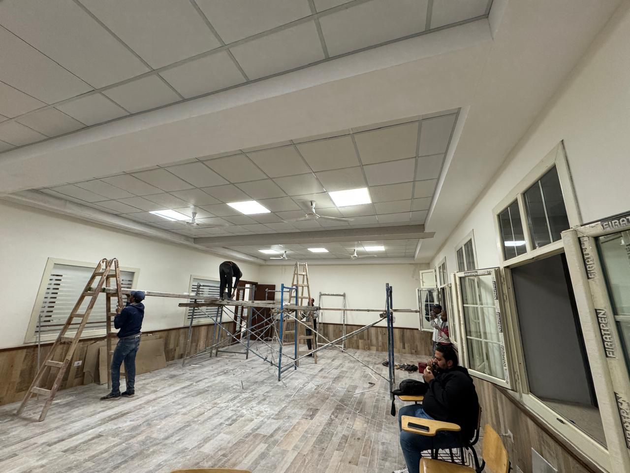 انتهاء أعمال الصيانة في المدرج النهار سقفه