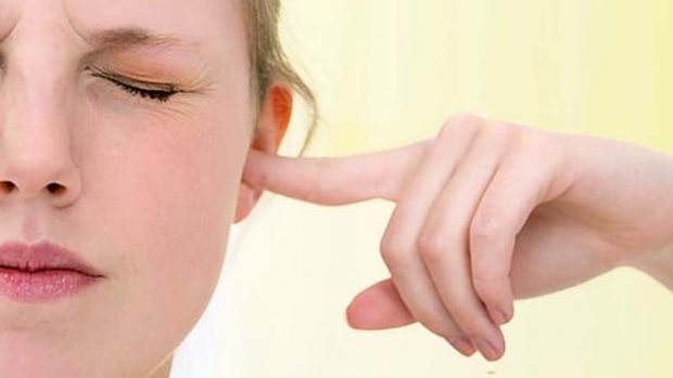 تكوين الشمع وانسداد القناة السمعية