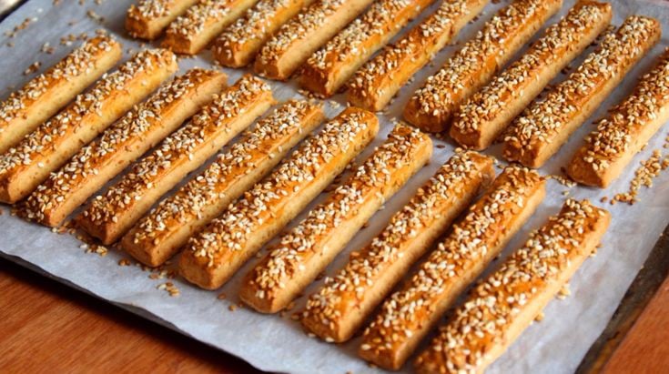 طريقة عمل بقسماط بالسمسم
