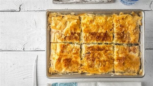 بوصفة عصرية.. طريقة عمل جلاش بالبسطرمة والجبنة