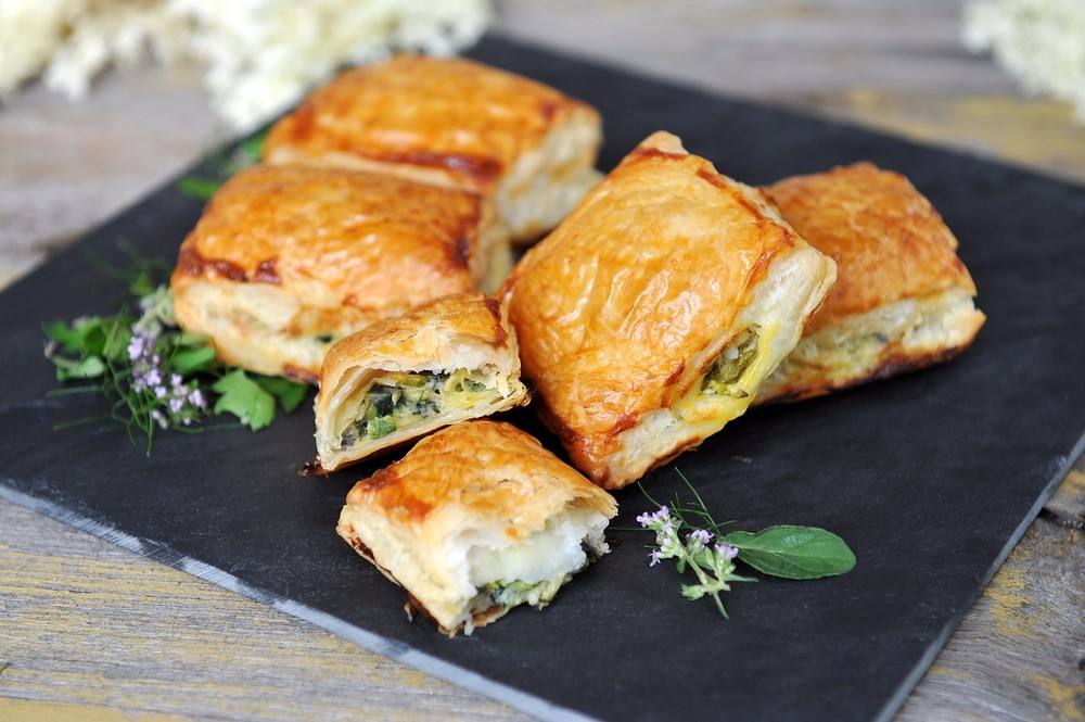 بوصفة عصرية.. طريقة عمل جلاش بالبسطرمة والجبنة