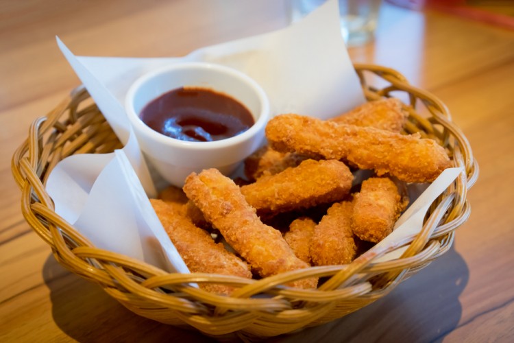 خطوات عمل أصابع الدجاج مع صوص مستردة العسل