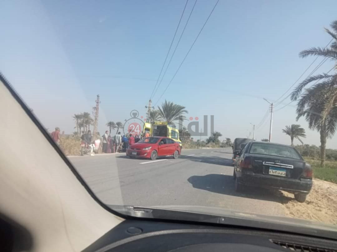 إصابة 6 أشخاص في حادث انقلاب سيارة أجرة في الفيوم