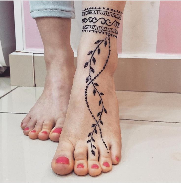 رسومات حنة للقدمين