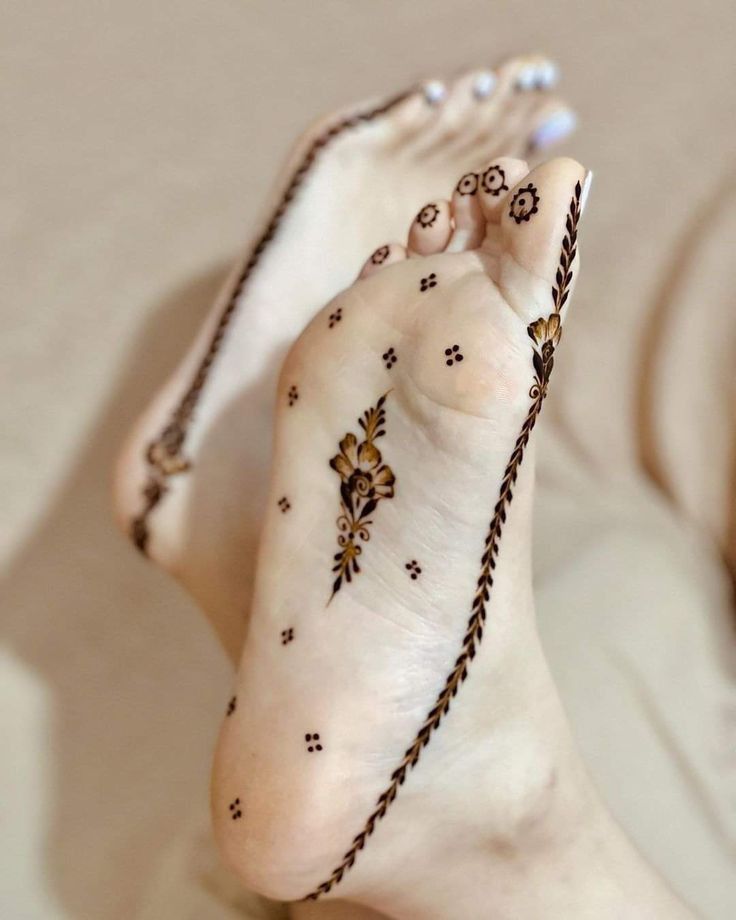 رسومات حنة على الرجل خلخال