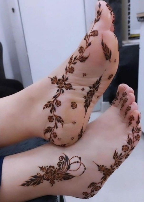 رسومات حنة للقدمين