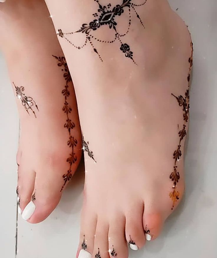 رسومات حنة للقدمين