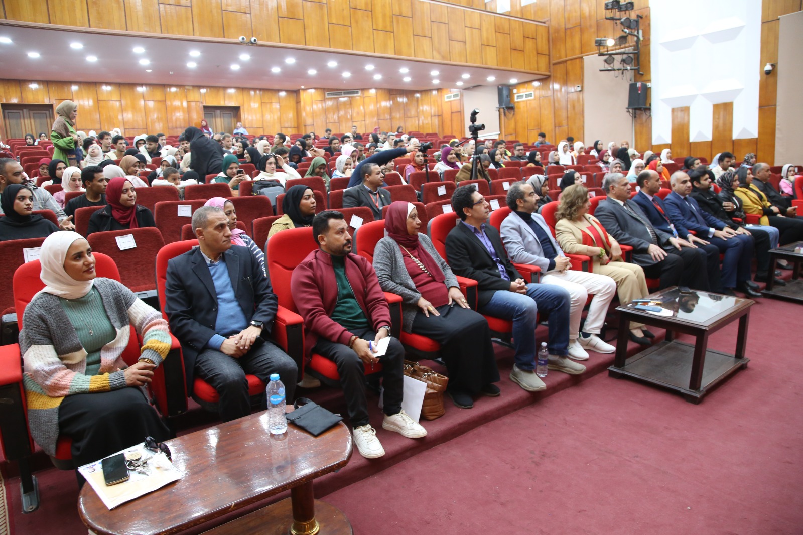 افتتاح مهرجان المسرح الخامس عشر للعروض القصيرة بجامعة الفيوم