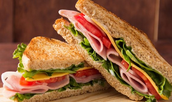 طريقة تحضير ساندوتش سلطة الديك الرومي