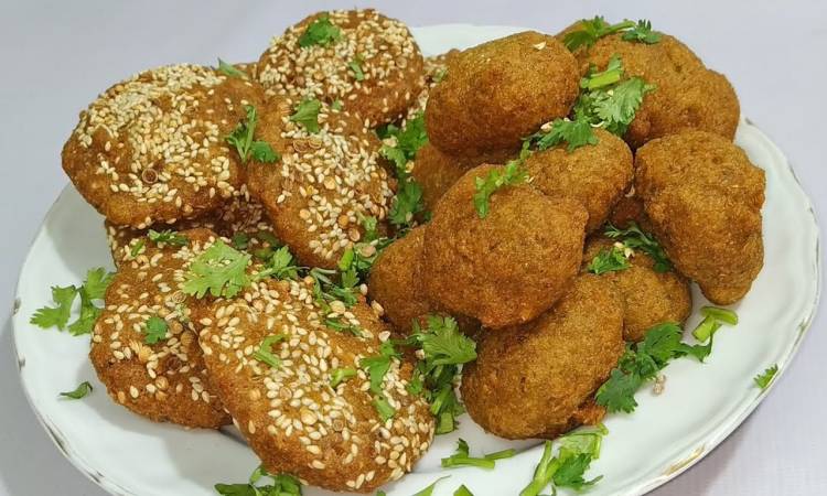 بالخلطة السحرية.. طريقة عمل الطعمية بالسمسم بشكل جديد