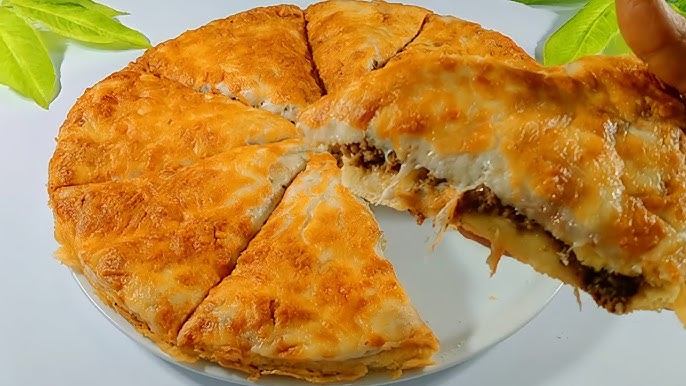 وصفة بسيطة ورائعة.. طريقة تحضير فطيرة باللحمة المفرومة