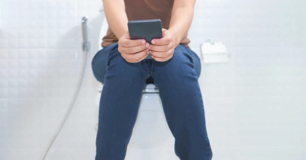 تفسير رؤية البراز الأصفر في المنام للمتزوجة