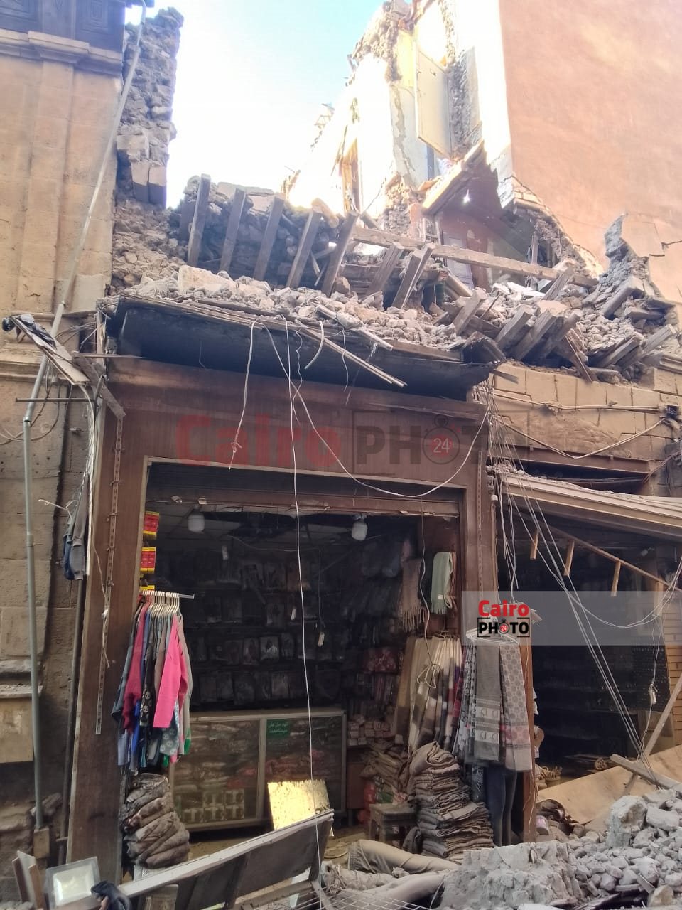 انهيار عقار الجمالية (4)