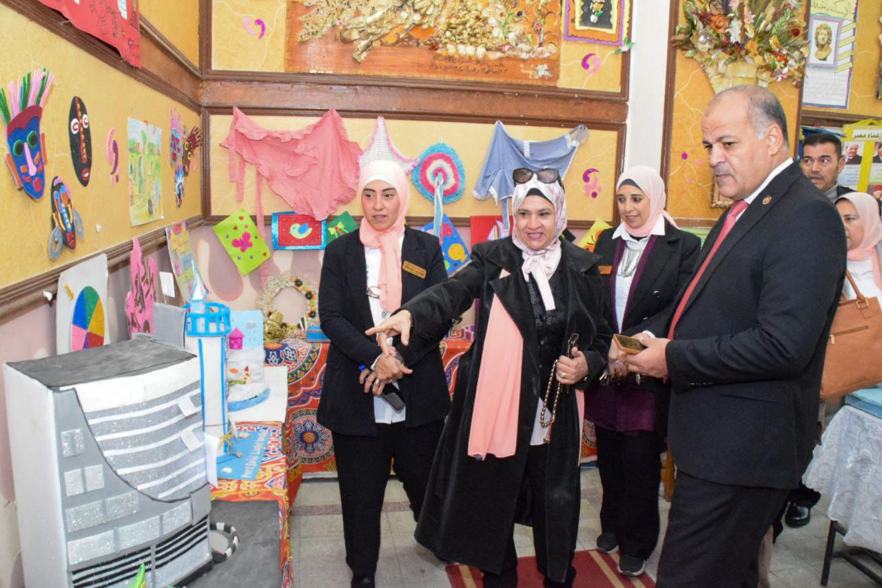 مدرسة القناة الإعدادية بنات ببورسعيد 