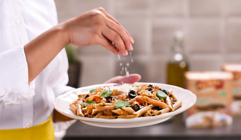 طريقة عمل مكرونة بالبصل المكرمل بنكهة رائعة