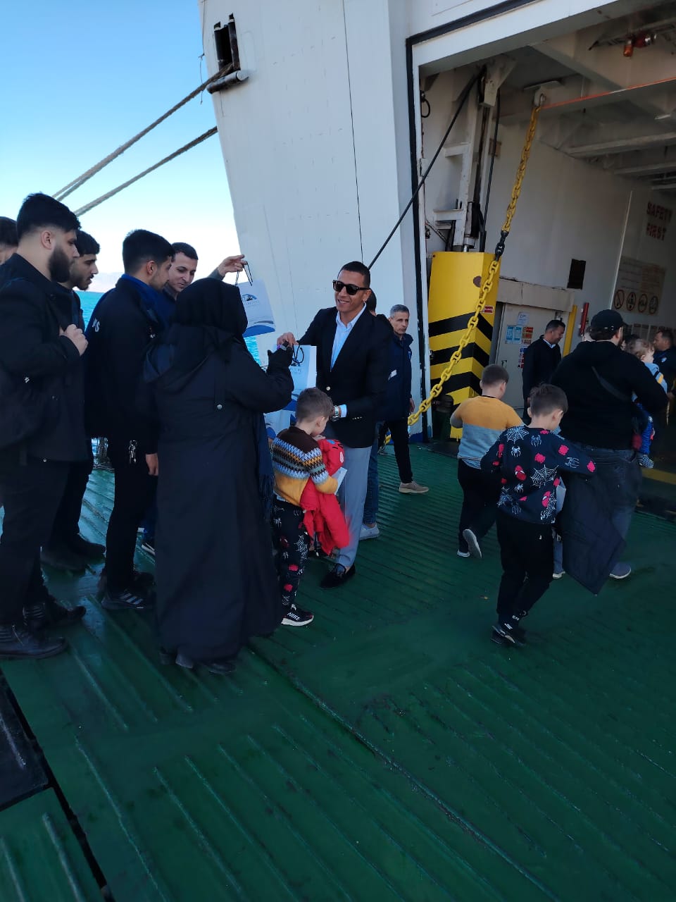 مغادرة أول فوج من السوريين العائدين لبلادهم