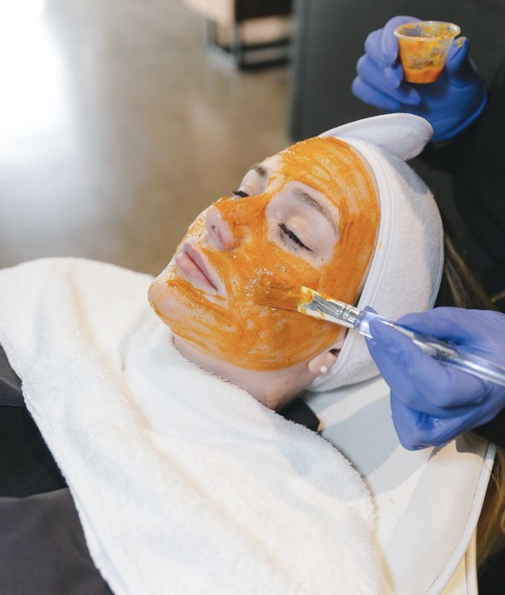 ماسك الكركم والليمون لتفتيح البشرة