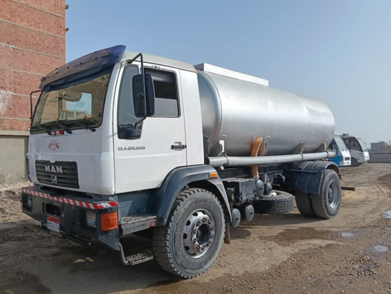 عربات نقل المياه